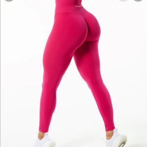 Alphalete amplify legging. Size small. Color pink